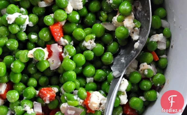 Ensalada de Guisantes de Primavera, Pimienta y Queso de Cabra