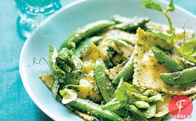 Ravioles con Guisantes, Brotes de Guisantes y Pesto de Guisantes Mentolados