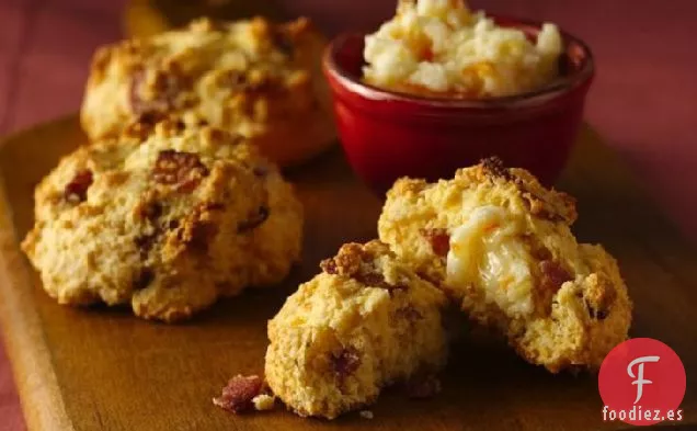 Galletas de Tocino con Mantequilla de Miel de Naranja