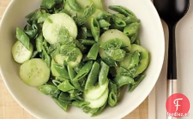 Ensalada De Pepino Y Guisantes Con Menta