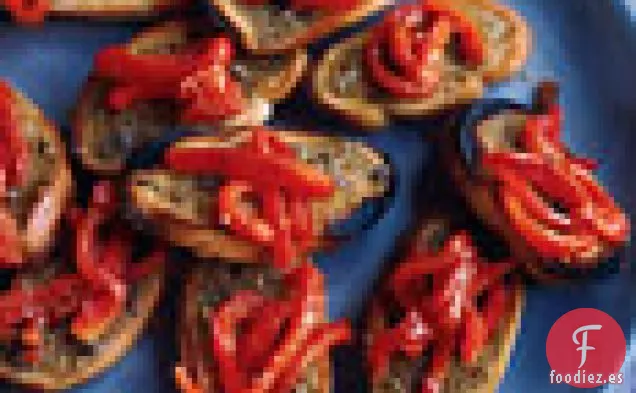 Tostadas de Hinojo con Anchoas y Pimientos Rojos Asados