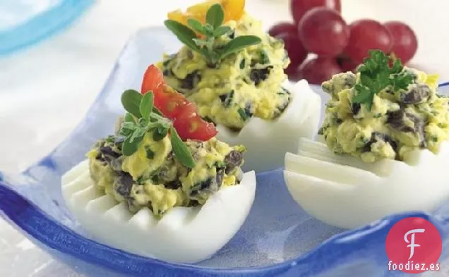 Huevos Rellenos de Aceitunas y Hierbas