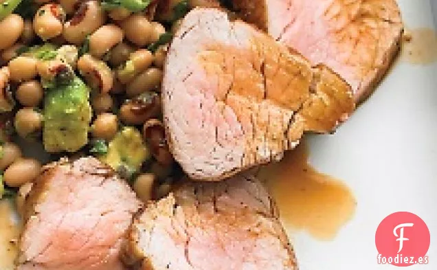 Lomo De Cerdo A La Parrilla Con Ensalada De guisantes de ojos Negros
