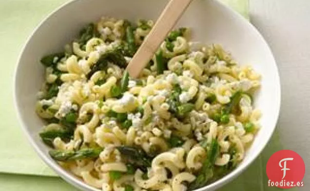 Ensalada De Macarrones Con Espárragos, Guisantes Y Queso Feta