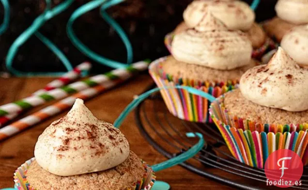 Pastelitos Snickerdoodle con Crema de Mantequilla de Azúcar Morena y Canela