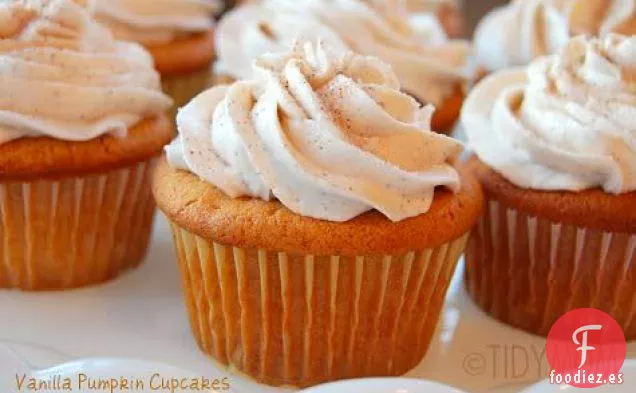 Cupcakes de Calabaza de Vainilla con Crema de Mantequilla de Canela