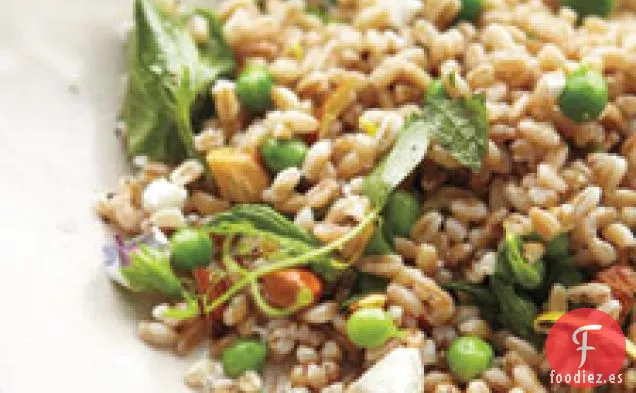 Ensalada De Farro, Guisantes Y Queso De Cabra