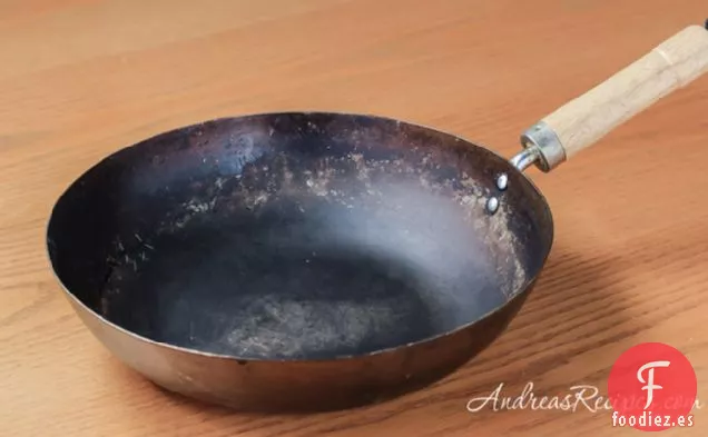 Salteado De Pollo Con Espárragos Y Guisantes De Nieve