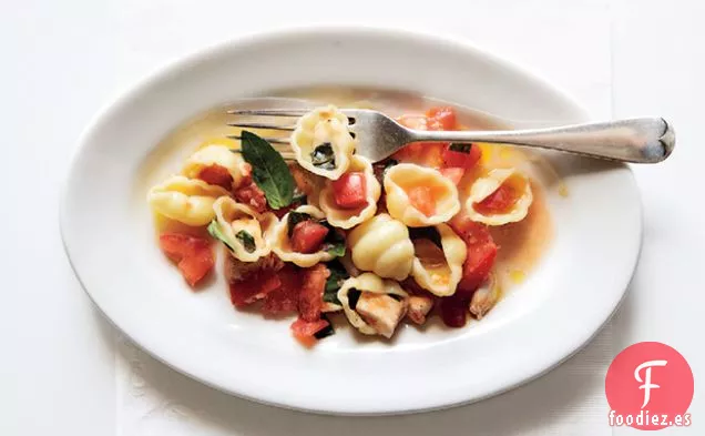 Pasta con Tomates y Mozzarella