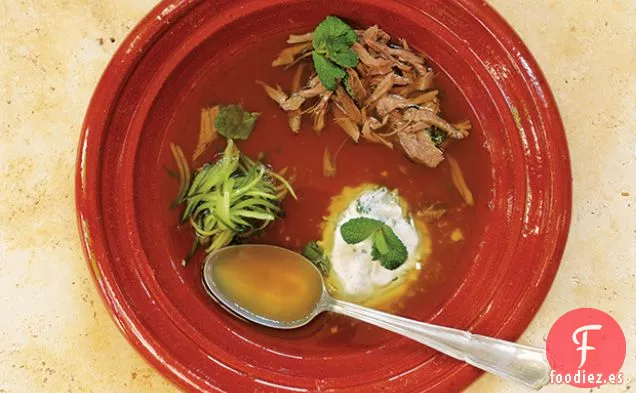 Caldo de Cordero con Yogur de Pepino y Menta