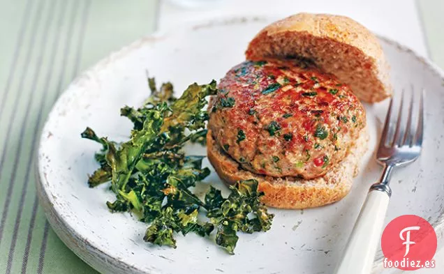 Hamburguesas de Pavo Tailandés con Col Rizada Crujiente