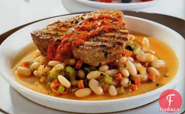 Atún con Frijoles Blancos y Salsa de Tomate Secada al Sol