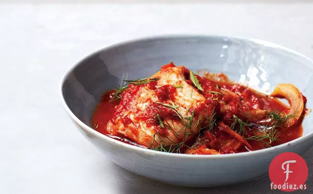 Platija Escalfada en Salsa de Hinojo y Tomate