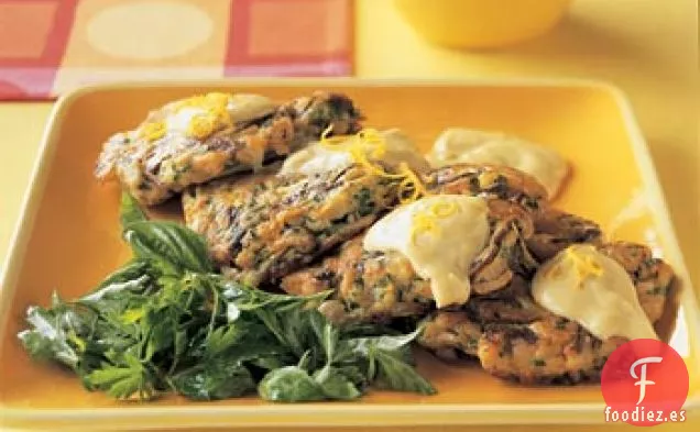 Buñuelos de Cangrejo con Ensalada de Hierbas y Aïoli de Limón Meyer