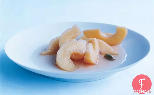 Membrillo Escalfado en Jarabe de Cardamomo
