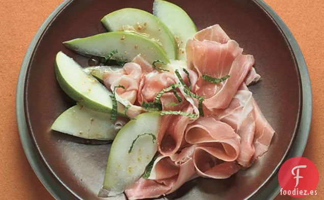 Cuñas de Pera con Jamón y Menta