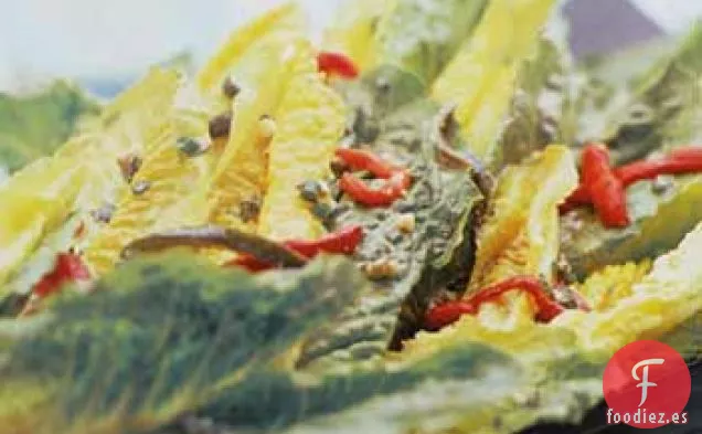 Corazones de Romaine con Pimientos Asados y Aderezo de Cabrales