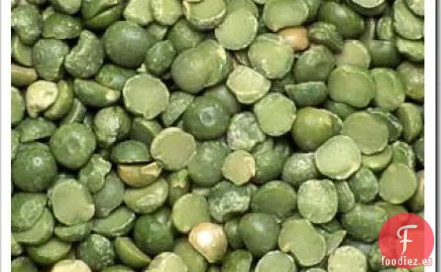 Mezcla De Verduras De Guisante Partido Y Salmón