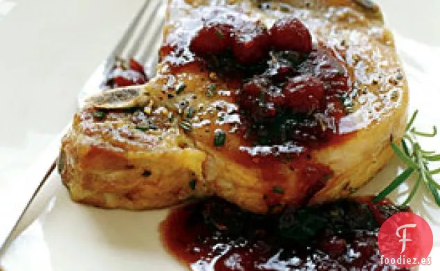 Chuletas de Cerdo con Salsa de Arándanos, Oporto y Romero