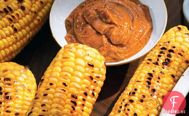 Maíz a la Parrilla con Miel-Mantequilla de Chile Ancho