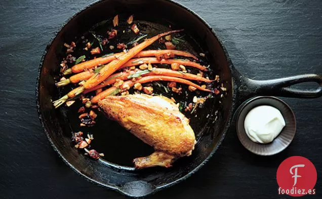 Pollo Asado en Sartén con Zanahorias y Almendras