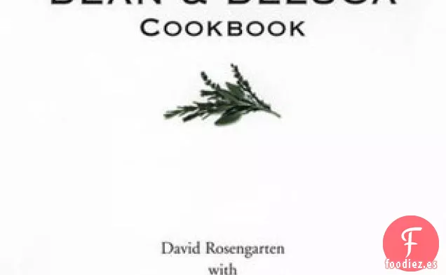 Frisee con Piel de Salmón Crujiente y Vinagreta de Jerez Cálida