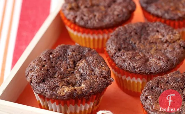 Cupcakes de Cacao y Zanahoria con Chispas de Chocolate Blanco