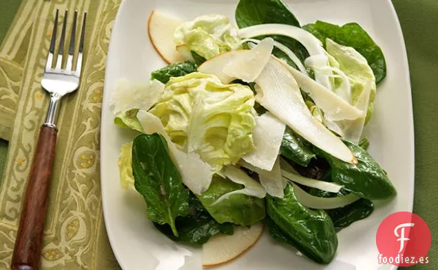 Ensalada de Pera y Espinacas con Vinagreta de Parmesano