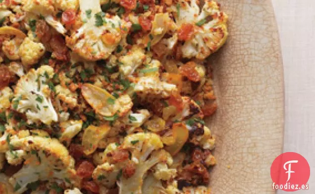 Coliflor Crujiente con Alcaparras, Pasas y Pan rallado