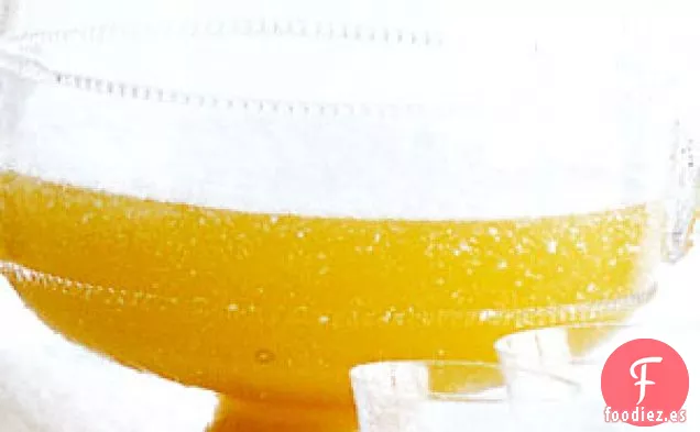 Ponche Chispeante de Jengibre y Piña