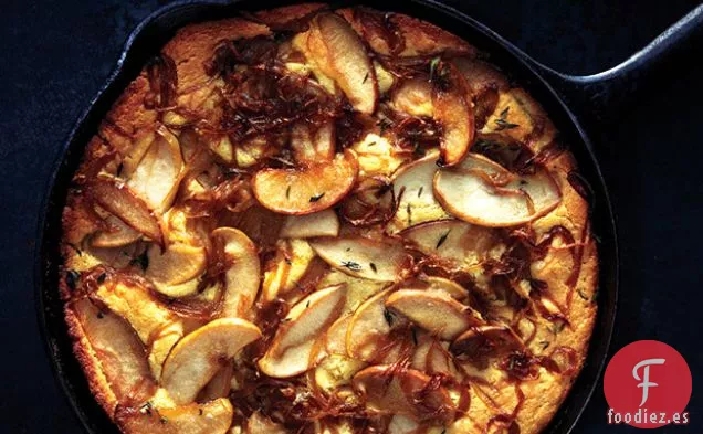 Pan de Maíz con Manzanas Caramelizadas y Cebollas