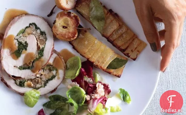 Lomo de Cerdo Envuelto en Jamón con Manzanas Asadas