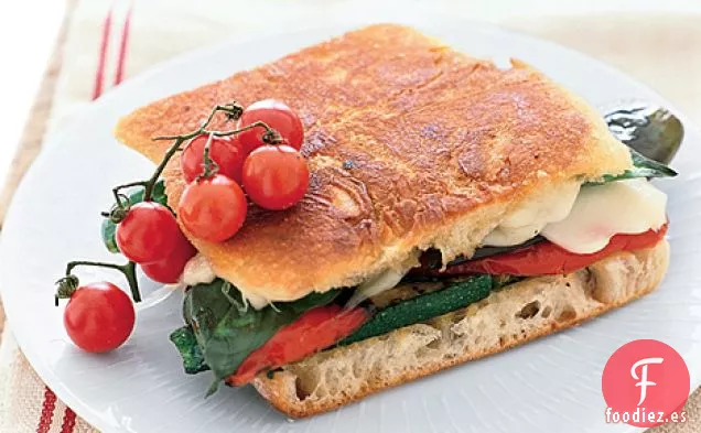 Panini de Verduras a la Parrilla y Mozzarella