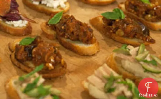 Crostini Con Ricotta Fresca Y Achicoria A La Parrilla