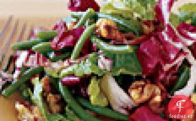 Ensalada De Achicoria Y Judía Verde Con Nueces Confitadas