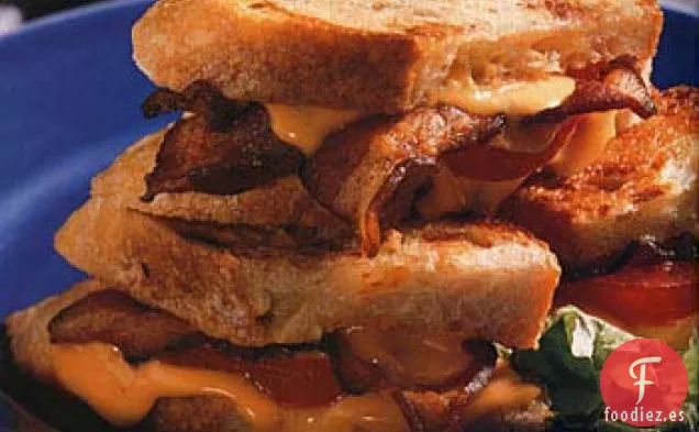 Sándwiches de Queso Cheddar, Tomate y Tocino a la Parrilla