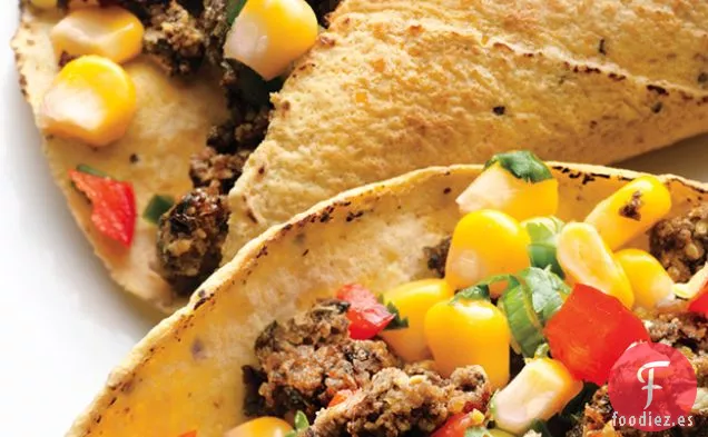 Tacos de Frijoles Negros con Salsa de Maíz