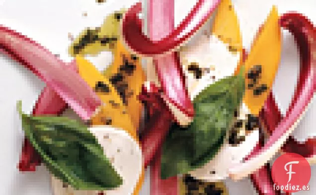 Caprese De achicoria De Mango Con Vinagreta De Albahaca