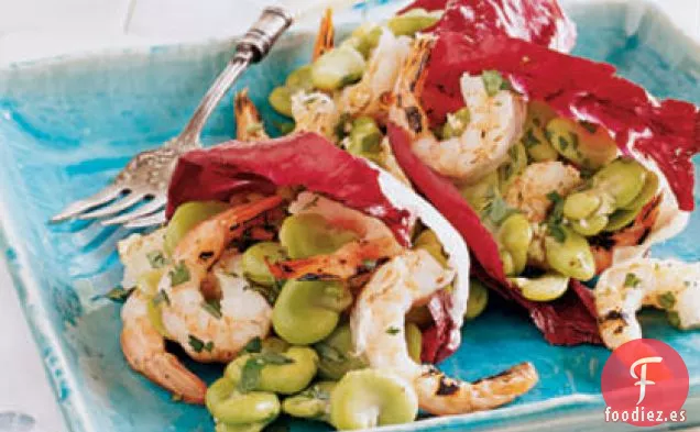 Ensalada de Habas y Camarones a la Parrilla en Tazas de Achicoria