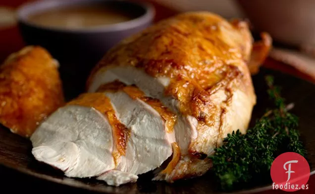 Pechuga de Pavo Glaseada de Agave con Salsa de Jerez