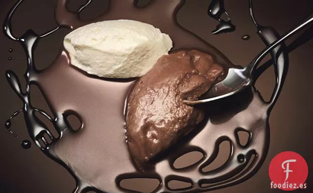 Mousse de Chocolate con Leche con Ganache de Oporto y Crème Fraîche Batida