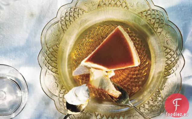 Flan de Ponche de Huevo sobre Corteza de Canela