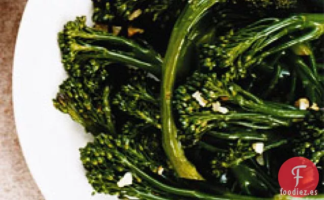 Broccolini Salteado con Ajo
