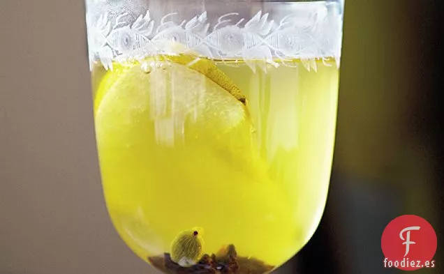 Vino Blanco Caliente con Brandy de Pera