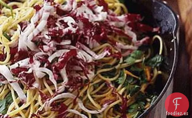 Espaguetis Cítrico Con Achicoria Rallada
