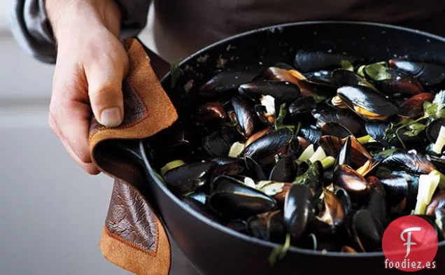 Mejillones con Hinojo y Lovage