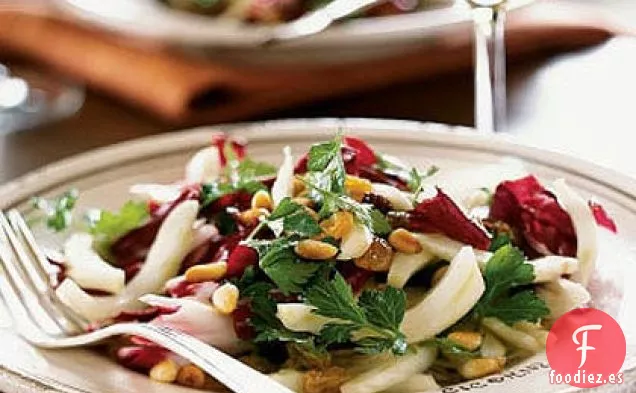 Ensalada de Hinojo, Perejil y Achicoria con Piñones y Pasas