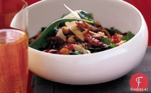 Ensalada de Achicoria Picada con Garbanzos Tostados