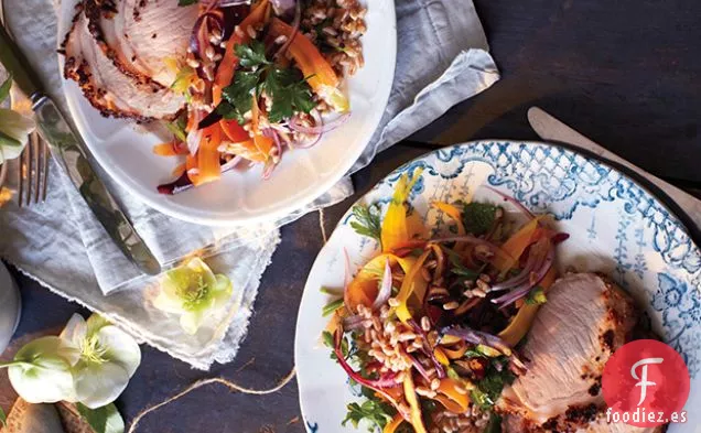Cerdo con Costra de Mostaza con Ensalada de Farro y Zanahoria