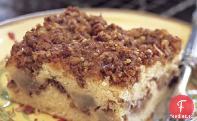 Pastel de Café de Crema Agria con Peras y Nueces